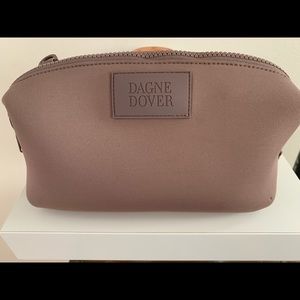 Dadne Dover makeup organizer